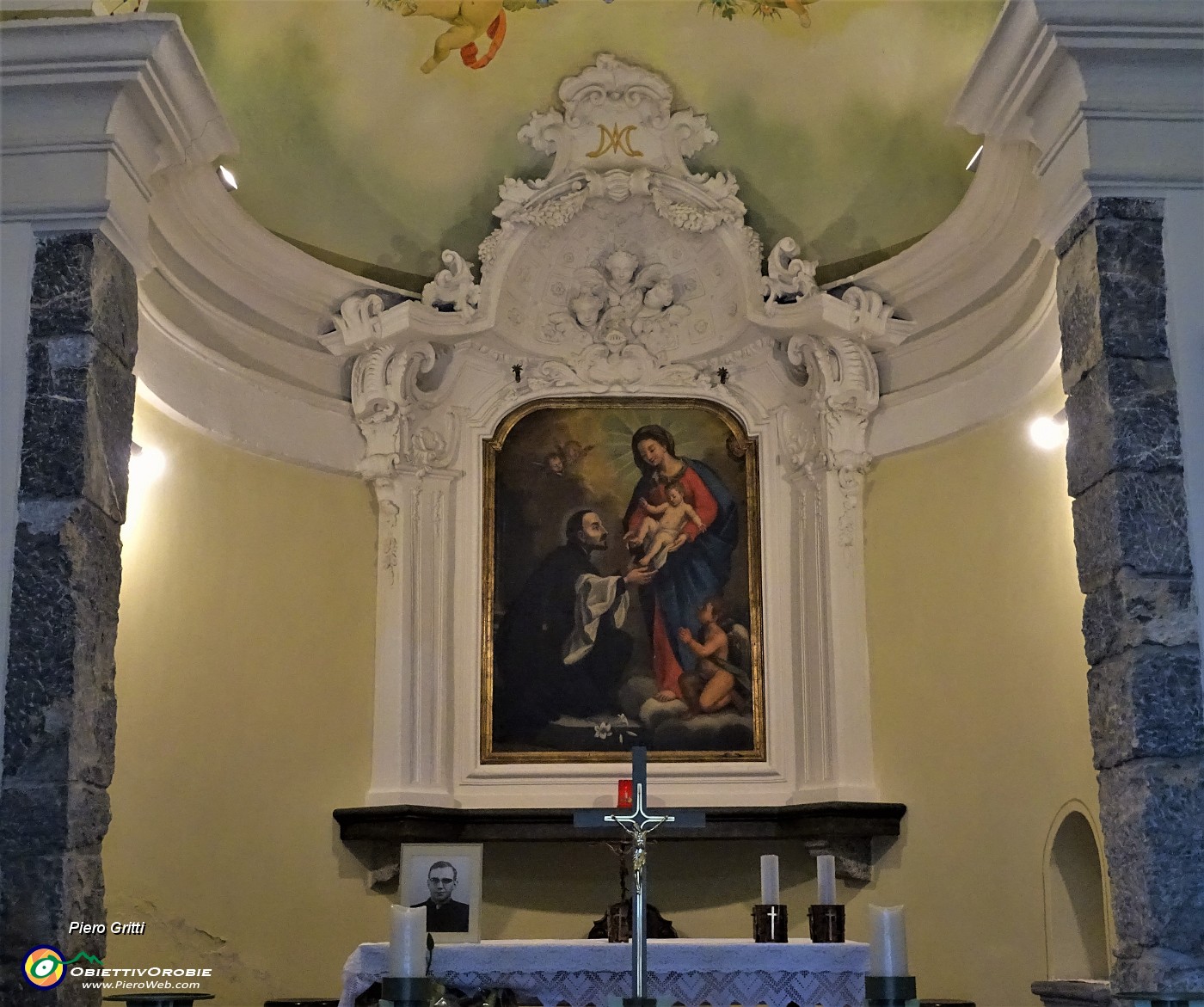 86 S. Gaetano di Carnito. Interno.JPG